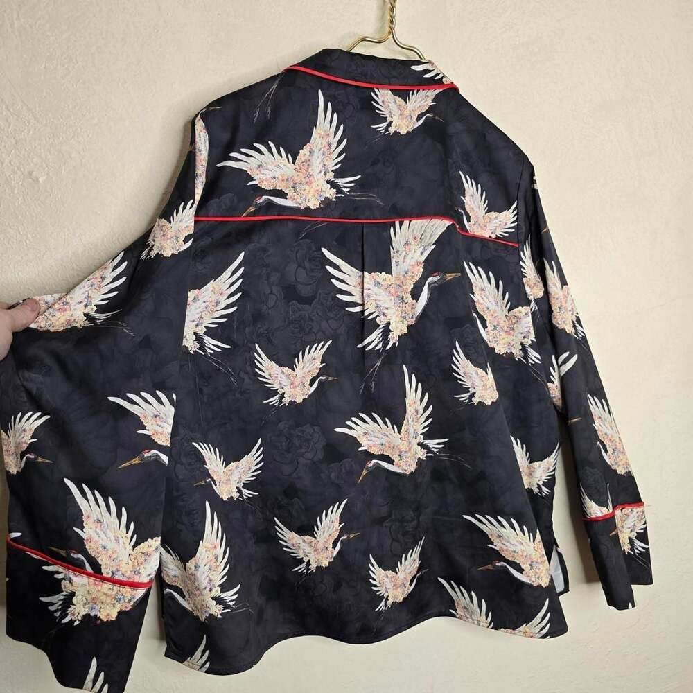 H&M Crane-Print Satin Blouse with Red Piping - Picture 2 of 8